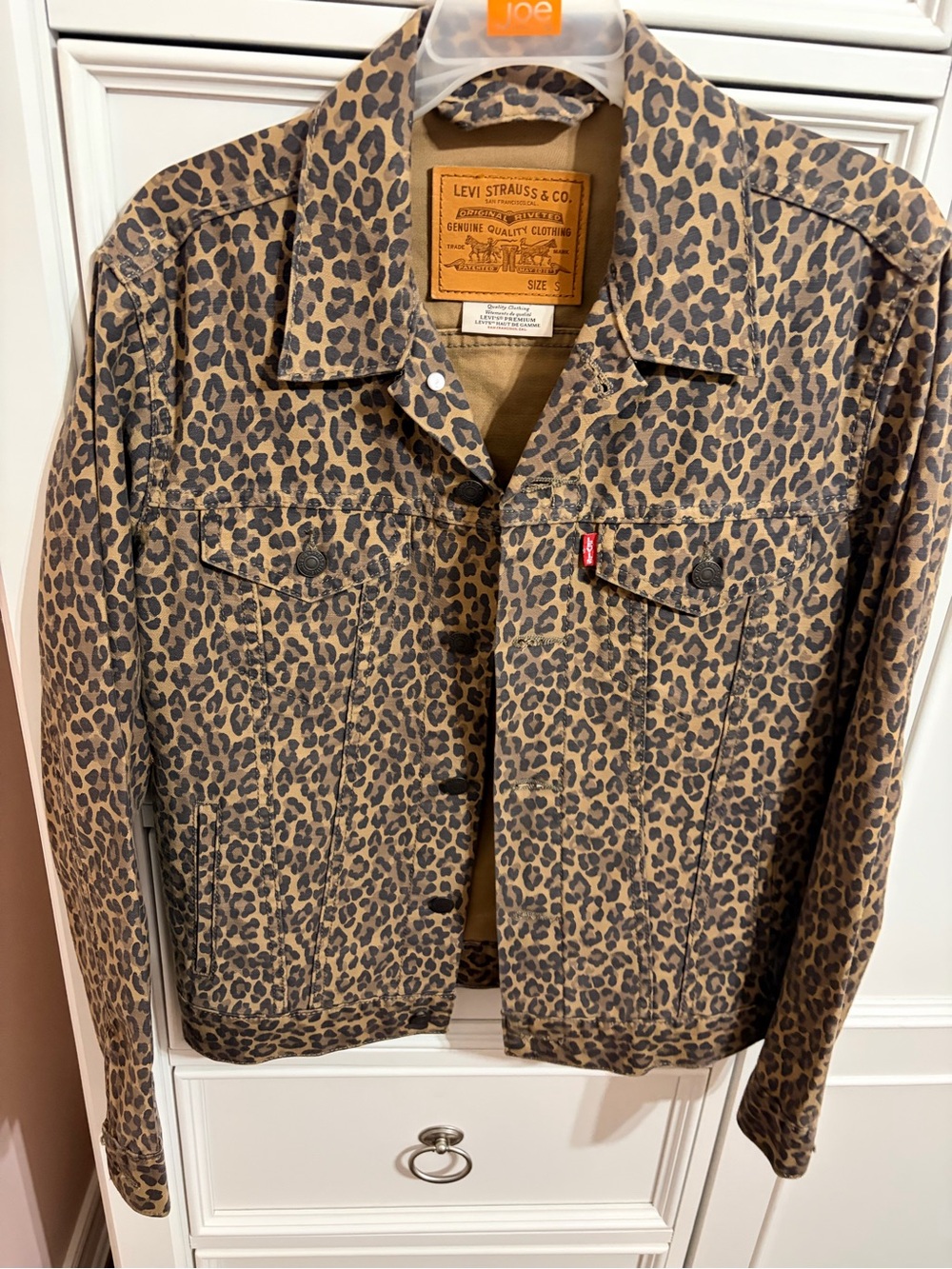 Levi's Leopard Print trucker Jean Jacket in Brown, Black, tan, men’s small